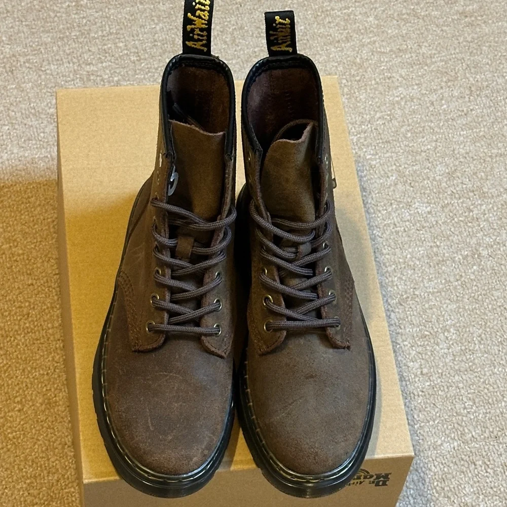 NEW Doc Martens Brown Leather Boots W6 M5 AirWair Docs Womens shoes NWT in box - Picture 13 of 16
